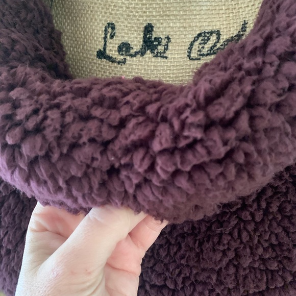 Fuzzy sweater - Picture 5 of 5